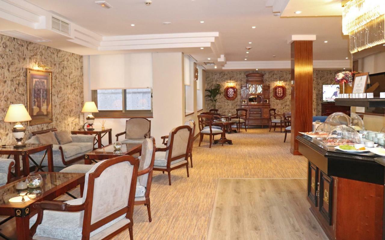 Hotel Miguel Angel Μαδρίτη Εξωτερικό φωτογραφία The lounge at the airport