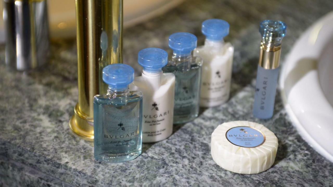 Hotel Miguel Angel Μαδρίτη Εξωτερικό φωτογραφία A selection of toiletries