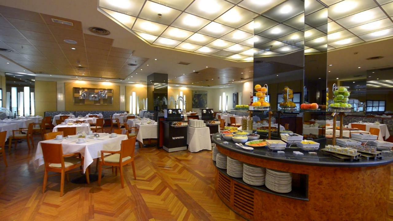 Hotel Miguel Angel Μαδρίτη Εξωτερικό φωτογραφία The restaurant